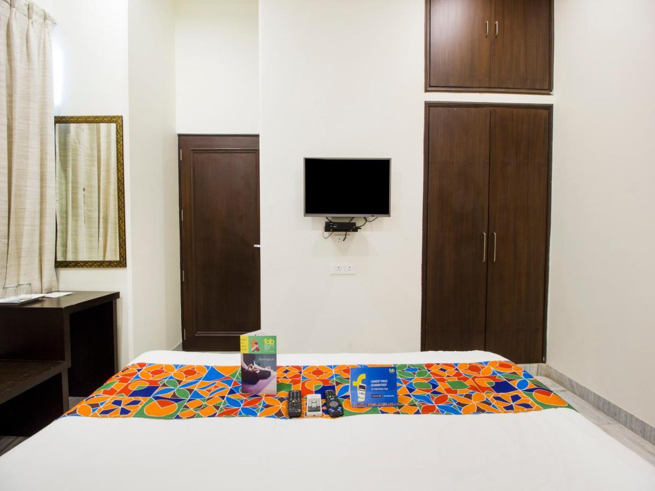 FabHotel Jaipur Villa Esterno foto